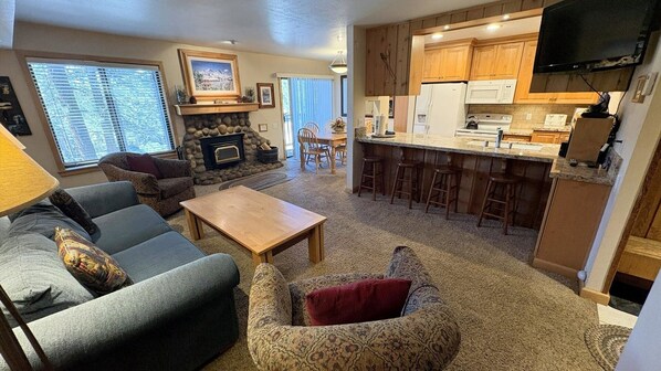 TV, fireplace, DVD player, offices