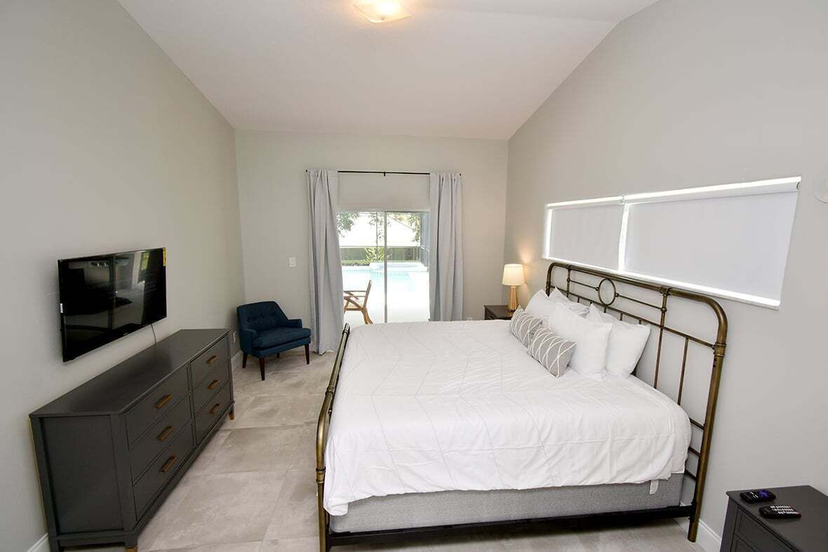 5 bedrooms, iron/ironing board, WiFi (free), bed sheets