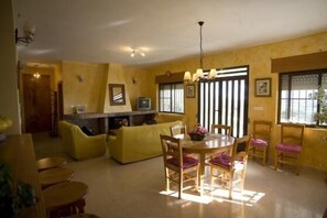 TV, DVD player, stereo - Casa Cristina, Polop (Callosa d'En Sarria)