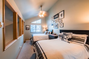 3 chambres, fer et planche à repasser, Wi-Fi gratuit, draps fournis