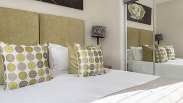 2 bedrooms, Egyptian cotton sheets, iron/ironing board, travel cot