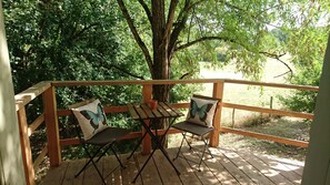 Outdoor dining -  Stunning restored farmhouse, heated pool, private walled garden,edge of village (Thédirac)