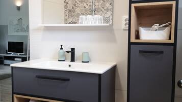 Appartamento Superior | Bagno | Asciugacapelli, asciugamani