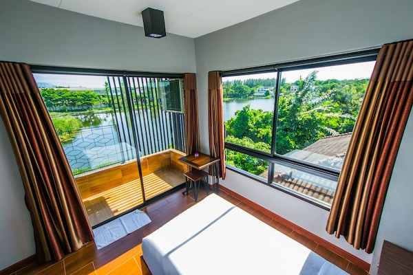 Standard Room, 2 Twin Beds, Non Smoking | View from room