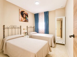 2 室のベッドルーム、WiFi、ベッドシーツ