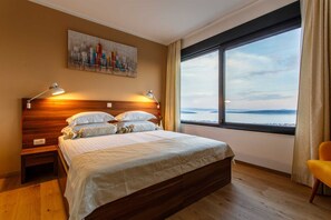 4 Schlafzimmer, Schreibtisch, Bügeleisen/Bügelbrett, kostenloses WLAN
