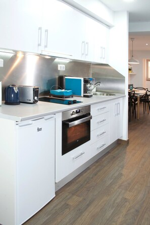 Fridge, microwave, oven, stovetop