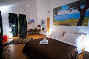4 bedrooms, desk, iron/ironing board, free WiFi - Luxury Villa Venera with Pool (Jesenice)