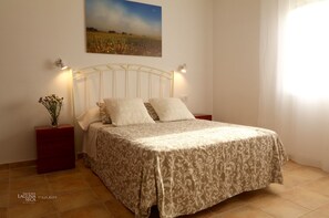 1 bedroom, Internet, bed sheets - Hacienda Laguna Seca (Chiclana de la Frontera)