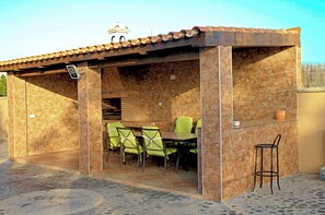 Outdoor dining - Large villa with private pool (CONIL DE LA FRONTERA)