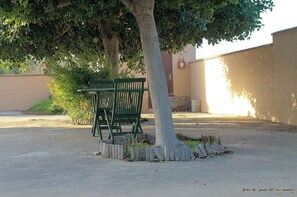 Outdoor dining - Large villa with private pool (CONIL DE LA FRONTERA)