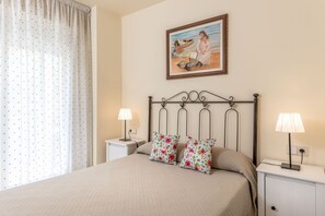 2 bedrooms, iron/ironing board, WiFi, bed sheets