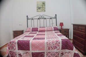 2 bedrooms, WiFi, bed sheets