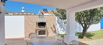 Beautiful villa with pool and garden