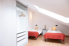 3 makuuhuonetta, silitysrauta/-lauta, Wi-Fi, vuodevaatteet