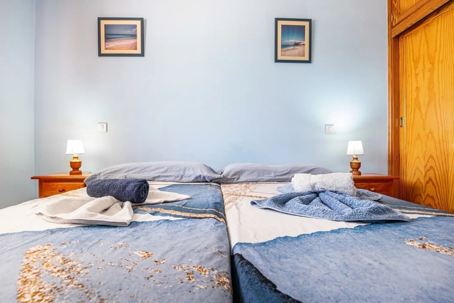 3 slaapkamers, een strijkplank/strijkijzer, wifi, beddengoed