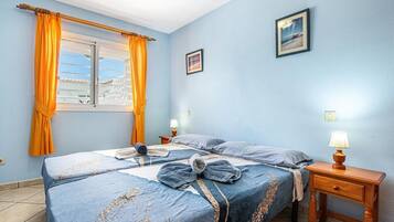 3 slaapkamers, een strijkplank/strijkijzer, wifi, beddengoed