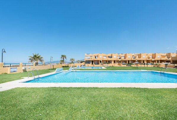 Pool - Beach apartment with stunning views (Tarifa)