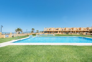 Pool - Beach apartment with stunning views (Tarifa)