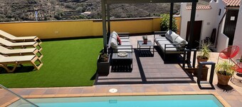 LV LOS VEROLES con piscina climatizada y privada, hermosas vistas y wifi.