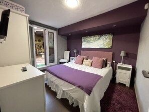 2 dormitoris, caixa forta a l'habitació i escriptori