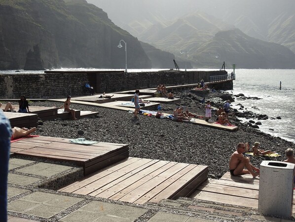 Platja a a prop, gandules de platja i tovalloles de platja