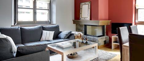 TV, fireplace, DVD player