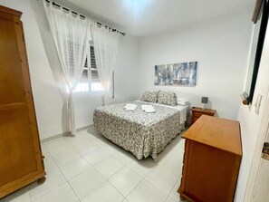 1 camera, ferro/asse da stiro, Wi-Fi, lenzuola