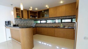 3 Bedroom Pool Villa | 私人廚房