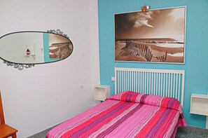 2 bedrooms, bed sheets