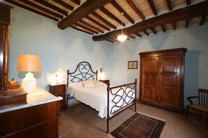 4 bedrooms, iron/ironing board, free WiFi, bed sheets - In the Tuscan countryside  (Anghiari)