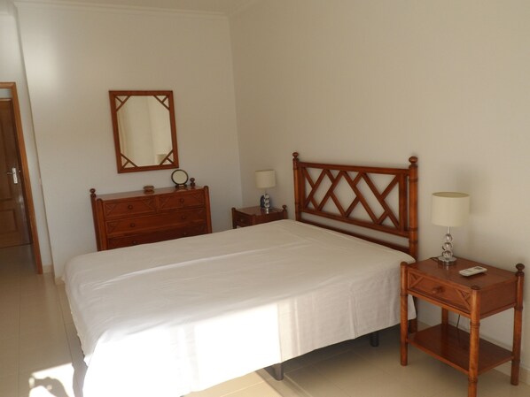 1 bedroom, iron/ironing board, Internet, bed sheets