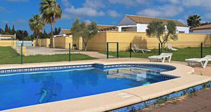 Bungalow lähellä Roche, uima-allas