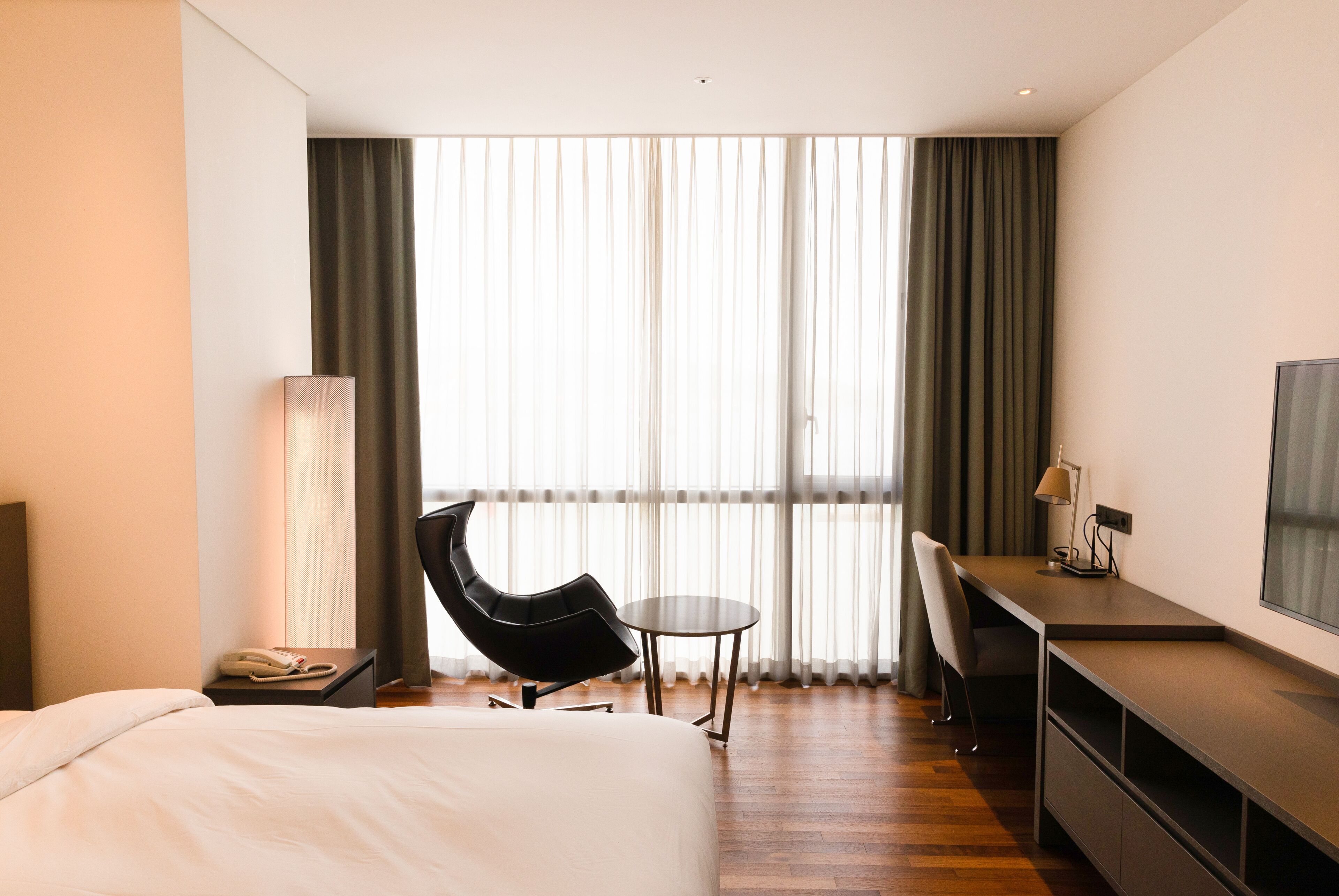 superior room, non smoking, ocean view | 1 bedroom, in-room safe, free wifi, bed sheets