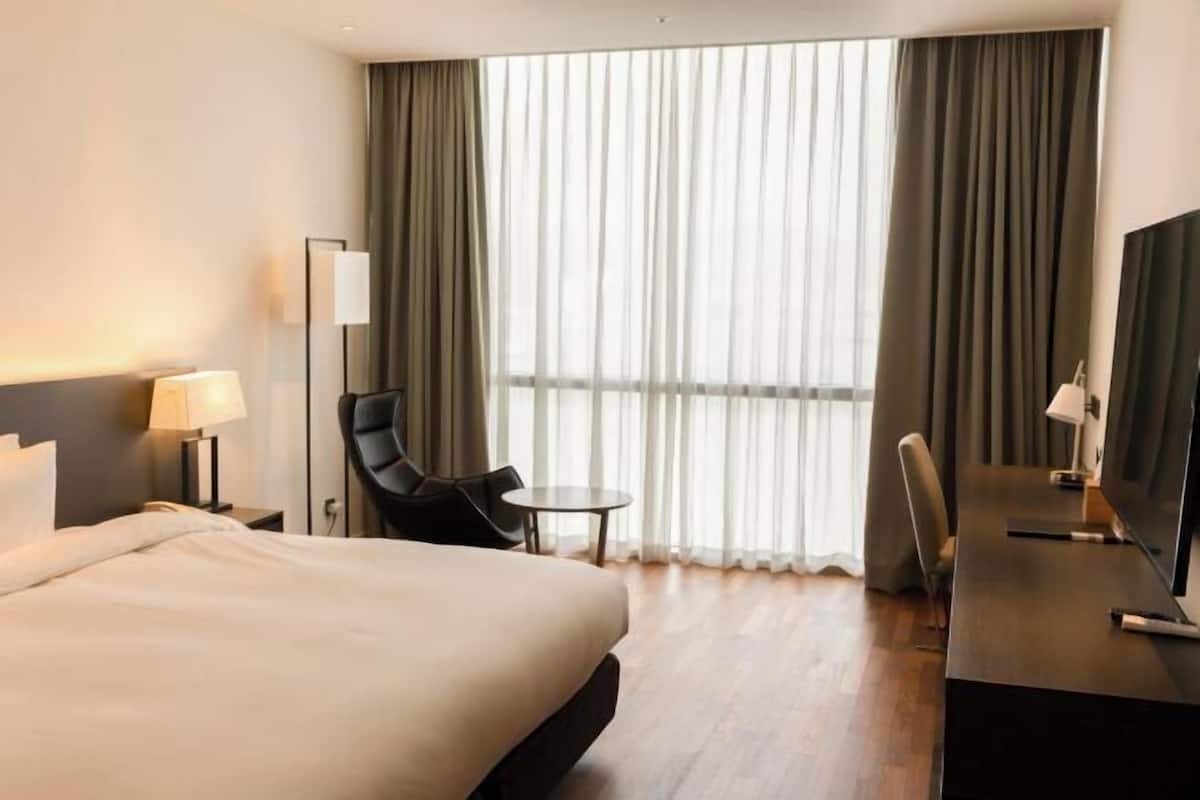 1 bedroom, in-room safe, free WiFi, bed sheets