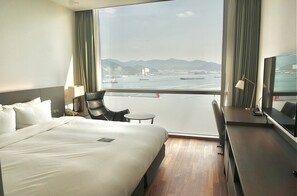 Standard Double Room, Non Smoking, Sea View | Peti besi dalam bilik, Wi-fi percuma, cadar katil 