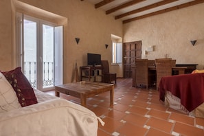 3 bedrooms, bed sheets
