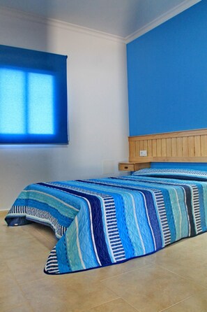 2 bedrooms, iron/ironing board, bed sheets