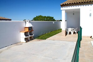 Outdoor dining - Villa with private pool in rural area (CONIL DE LA FRONTERA)