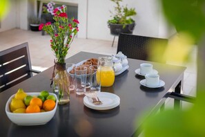 Outdoor dining - Apartment Arausa with Pool V (Vodice)