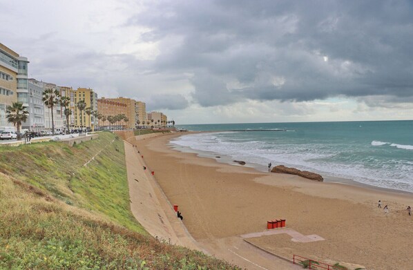 Beach nearby - Apartment for four in Cádiz city centre (CADIZ)