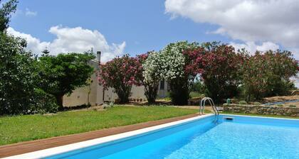 Villa Titì - Antigua casa de campo con piscina privada y parque