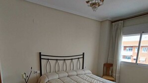Unclassified image, 5 of 16, button - Apartment with pool in Alicante (Alicante)