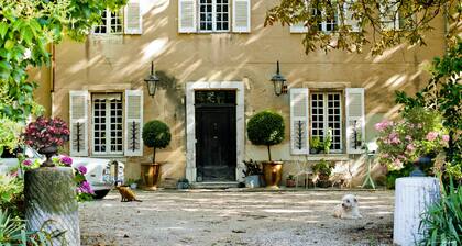 B & B Bed and Breakfast Authentische Bastide typisch provenzalisch