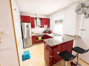 Coffee/tea maker, fridge, microwave, oven - Apartment for 5 in Conil (CONIL DE LA FRONTERA)