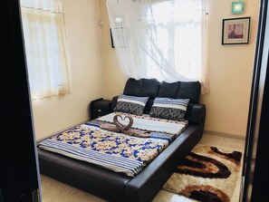 Villa | 3 bedrooms, blackout curtains, iron/ironing board, free cots/infant beds