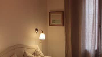 1 chambre, lit parapluie, Wi-Fi, draps fournis