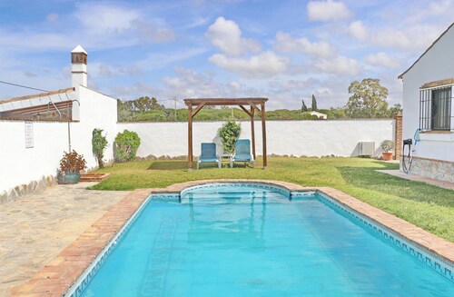 Villa with private pool and Wi-Fi