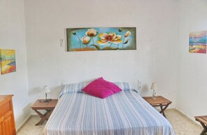 2 bedrooms, WiFi, bed sheets