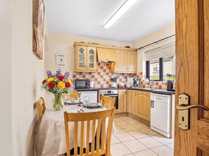Dining - Spiddal Cottage (Spiddal)
